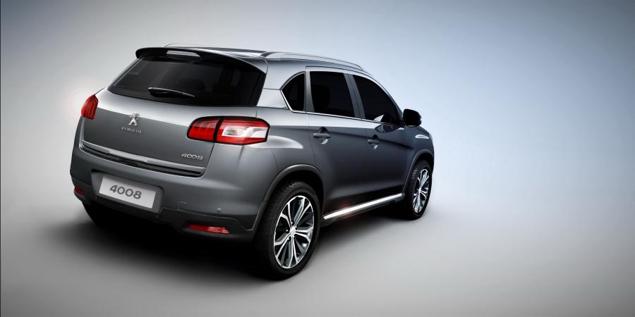  Peugeot 4008 2011 года  (фото 25 из 45)